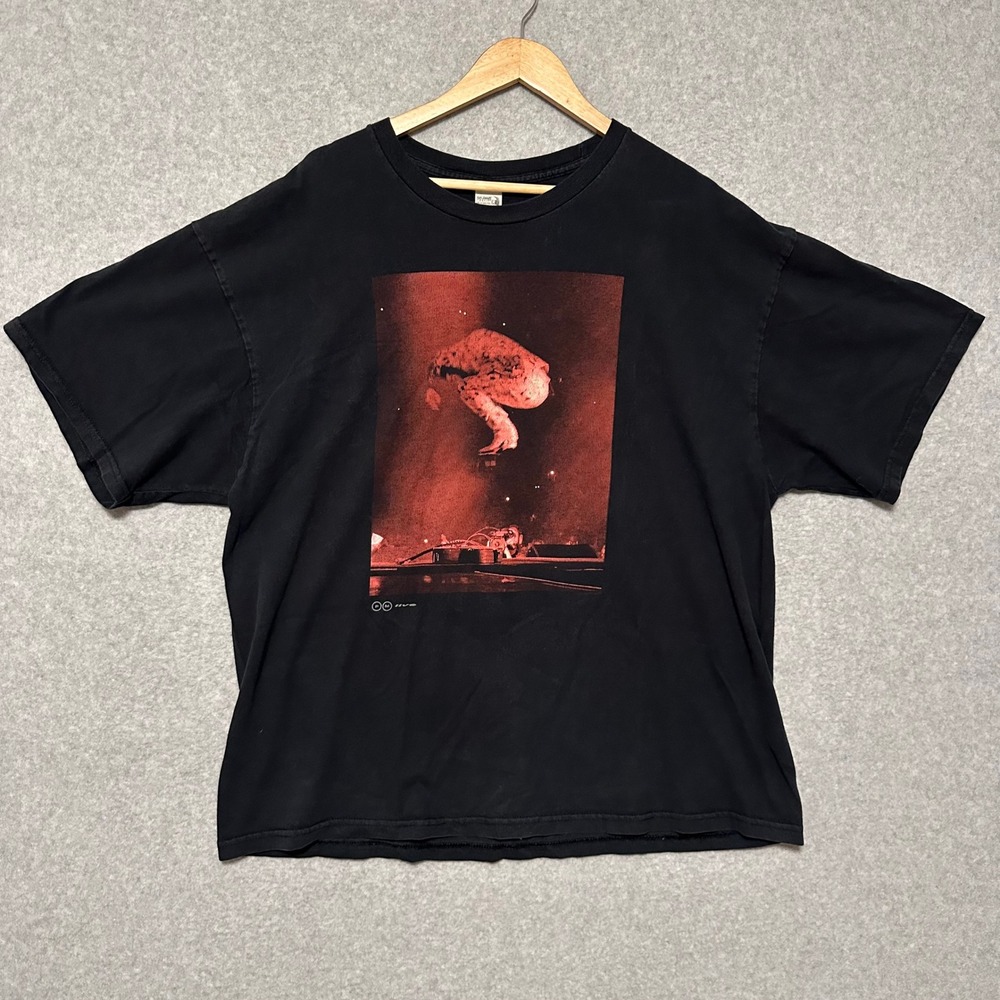 Official Post Malone Red Photo Live T-Shirt Size 2XL Black Concert Tour Merch